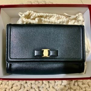 Vera Bow Crossbody / Clutch